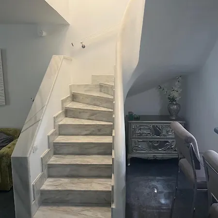 Vila Luxury 4 Bedroom With Jacuzzi & Large Garden *