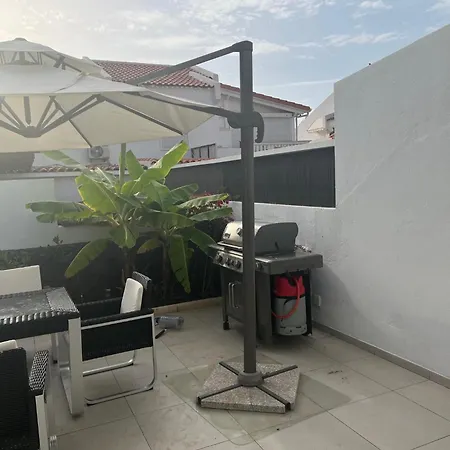 Vila Luxury 4 Bedroom With Jacuzzi & Large Garden
